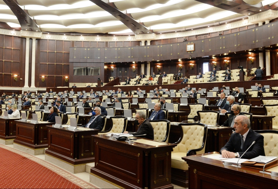 Parlamentin iclasında Cinayət Məcəlləsinə təklif edilən dəyişikliklər birinci oxunuşda qəbul olunub