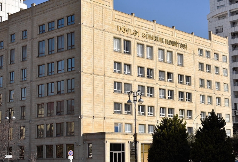 Xarici ölkələrdə daimi qeydiyyatda olan və müvəqqəti gətirilmə müddəti karantin rejimi zamanı bitən nəqliyyat vasitələrinin ölkədə idarə olunmaması zəruridir