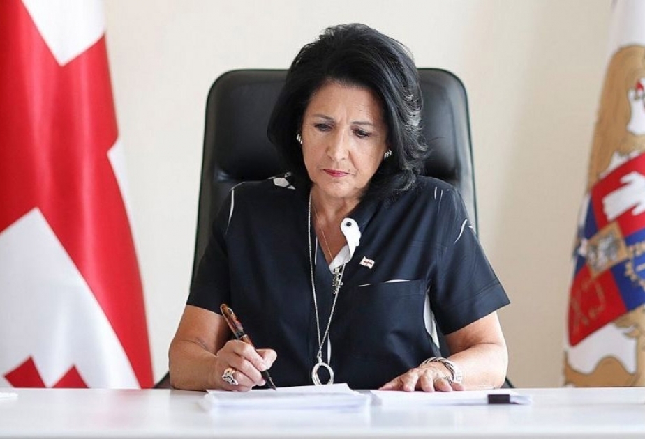 رئيسة جورجيا توقع على تمديد الحالة الطارئة
