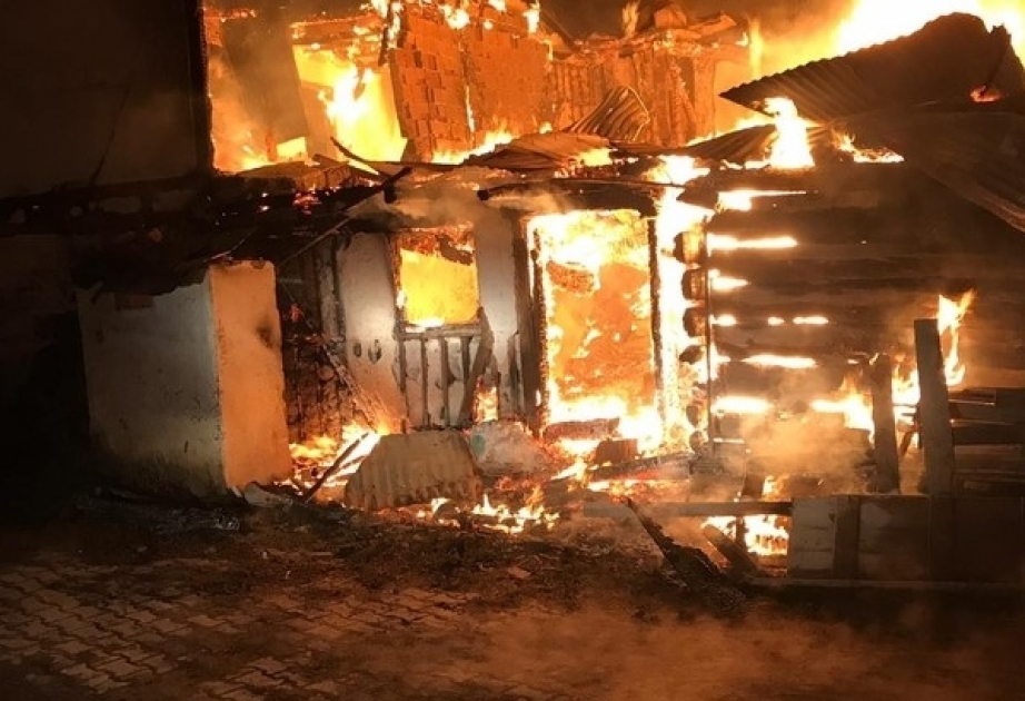 Saatlı rayonunda ev yanıb