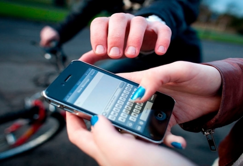 Əcnəbi vətəndaşın mobil telefonunu soyğunçuluq yolu ilə alan şəxs tutulub