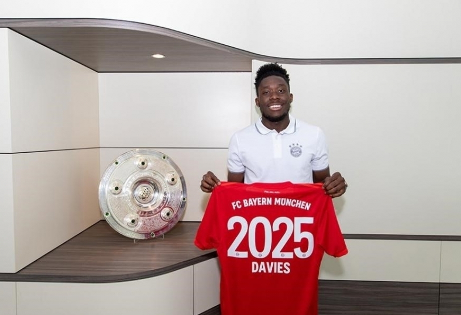 Bayern Munich star Davies signs new contract until 2025