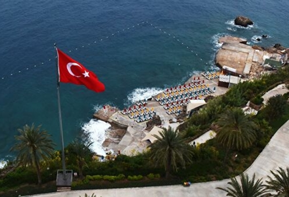 Antalya valisi Münir Karaloğlu 16 milyon xarici turistə məktub yazacaq