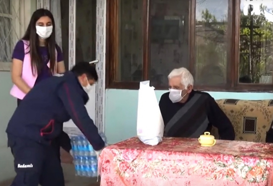 Sosial könüllülər Ordubad rayonunda yaşayan tənha ahılları evlərində ziyarət ediblər