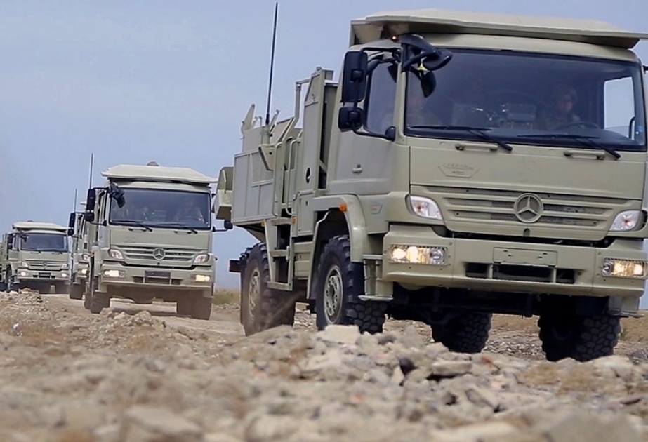 Baterías de morteros de las Fuerzas Armadas de Azerbaiyán realizan disparos de combate