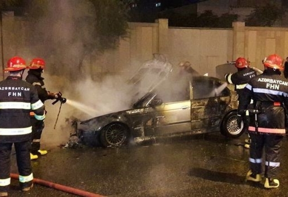 Paytaxtda “BMW” markalı avtomobil yanıb, bir nəfər xəsarət alıb