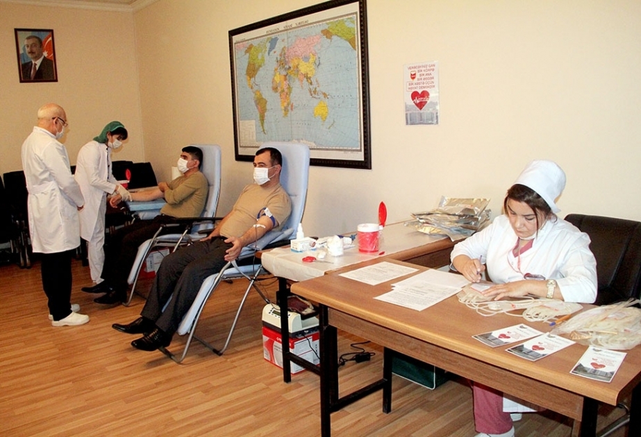 Hərbi qulluqçuların qanvermə aksiyasında iştirakı davam edir