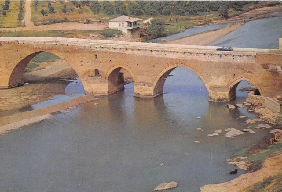 "Puente Rojo" que sobrevivió durante siglos