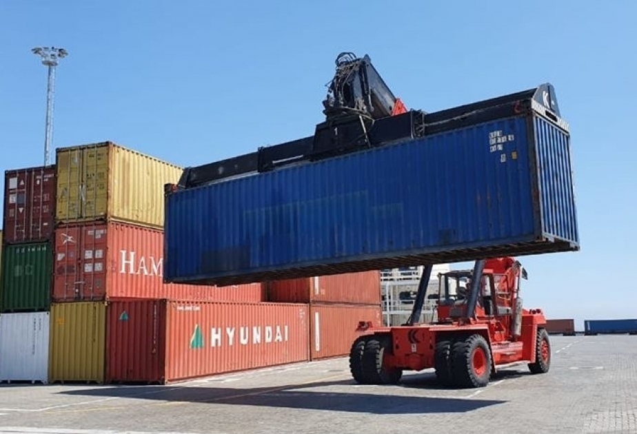 Ha pasado un tren de carga de China por el puerto de Bakú