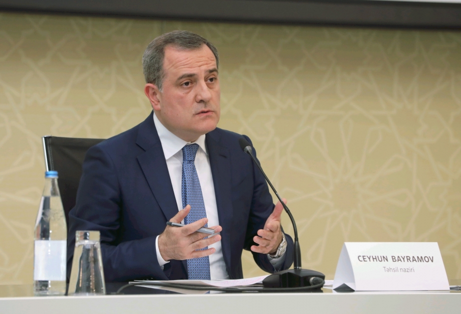 Təhsil Nazirliyinin qaynar xəttinə 700-dən çox müraciət daxil olub