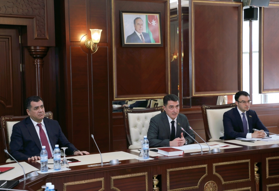 Milli Məclisin Hüquq siyasəti və dövlət quruculuğu komitəsinin iclası keçirilir
