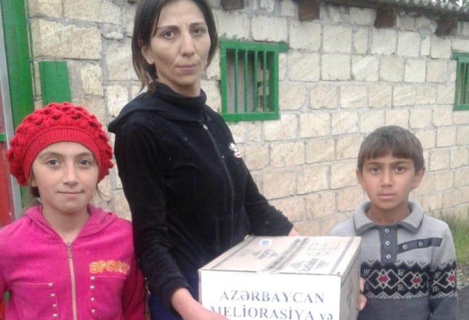 Melioratorlar Ağcabədi rayonunda 200 aztəminatlı ailəyə ərzaq yardımı ediblər