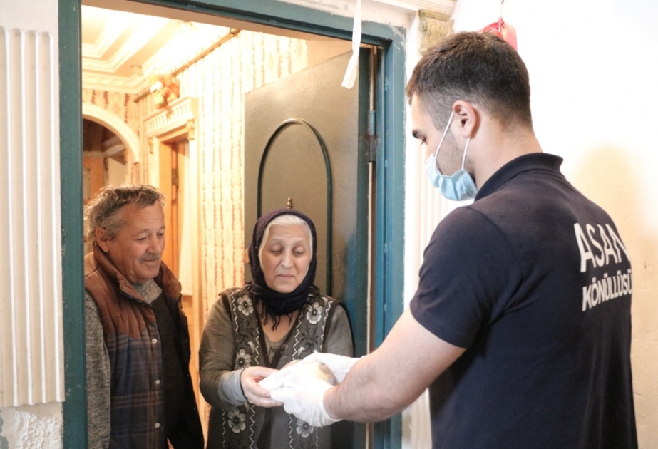 ASAN könüllüləri Mingəçevirdə ahıl və tənha yaşayan xəstələrə dərman paylayıblar