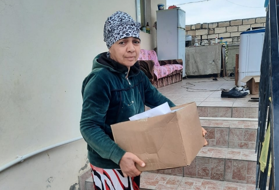 Kürdəmir və Göyçayda bir qrup tənha ahıl insana və aztəminatlı ailəyə ərzaq yardımı göstərilib