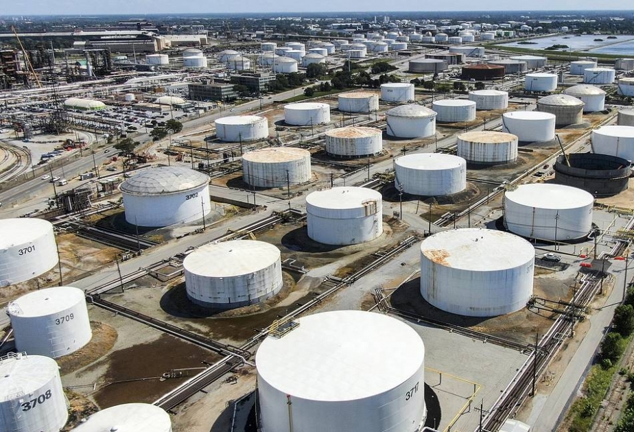 ABŞ-da neft anbarlarının təxminən üçdəikisi dolub