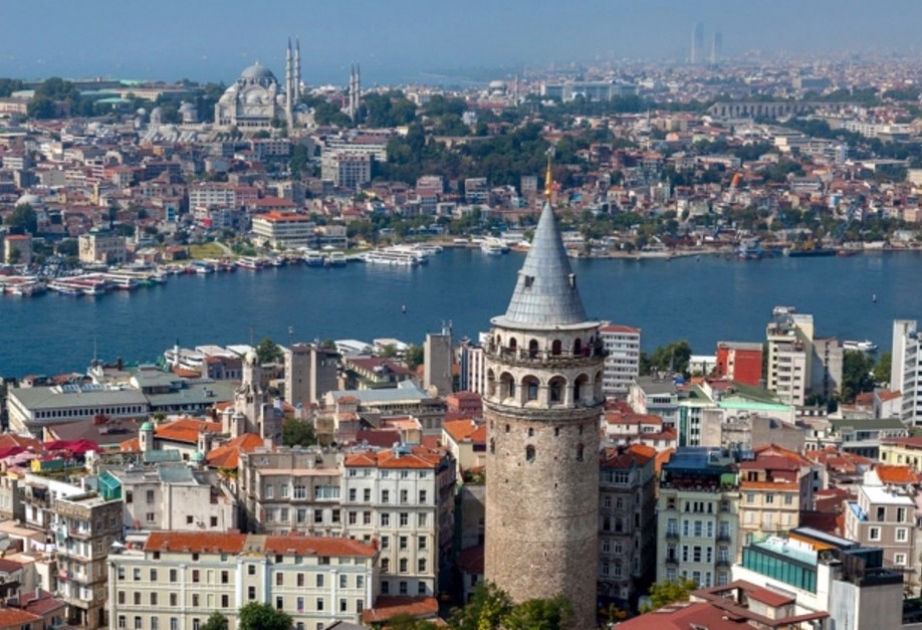 İstanbulda komendant saatını pozaraq yürüş etmək istəyən şəxslər saxlanılıb