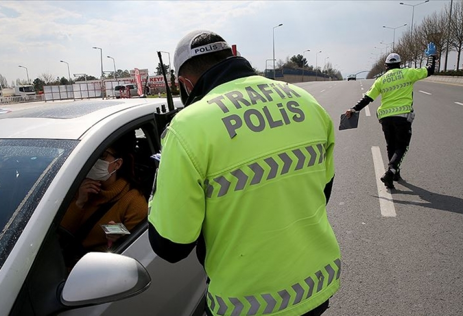 Türkiyədə koronavirusla bağlı 31 vilayətə giriş-çıxış qadağasının vaxtı daha bir gün uzadılıb