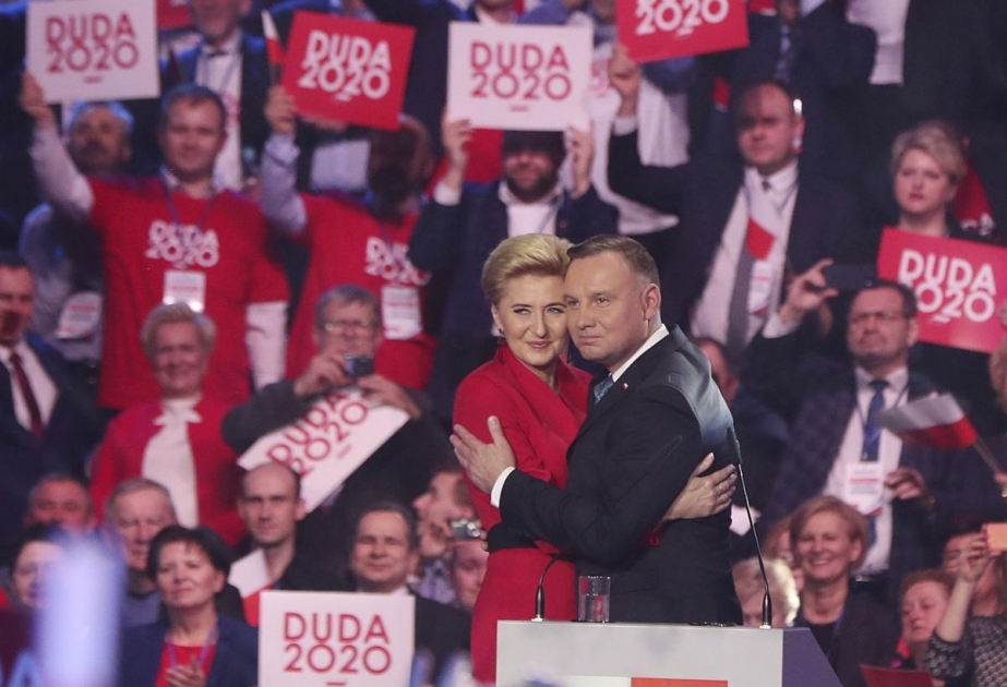 Polşanın hakim partiyası prezident seçkilərinin tarixini dəyişməyi düşünür