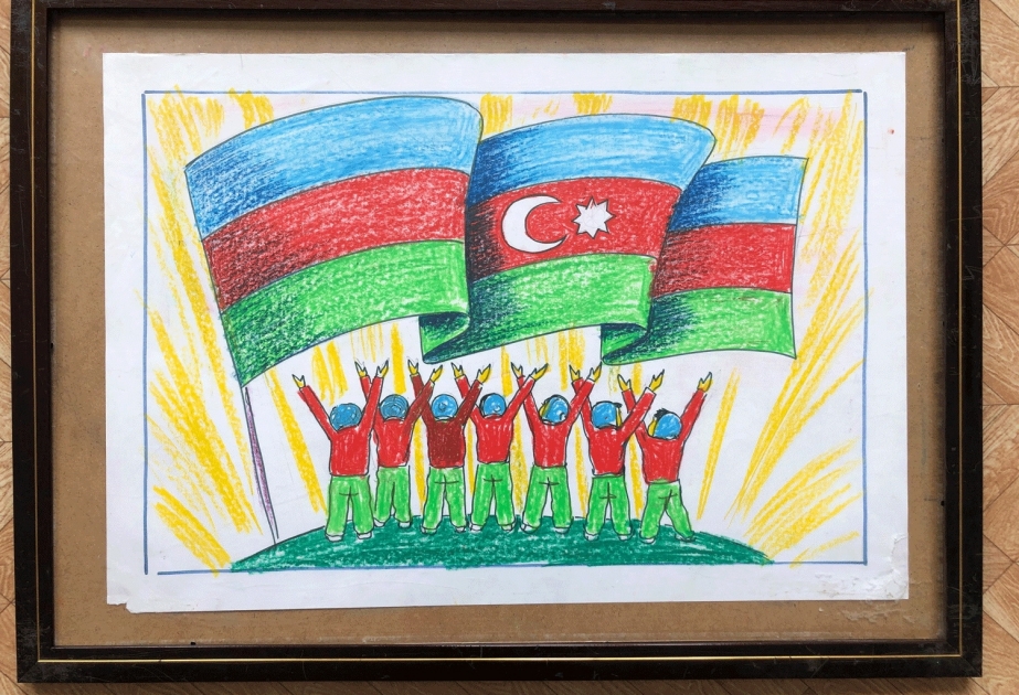 Bakı məktəblilərinin əl işlərindən ibarət virtual sərgi davam edir
