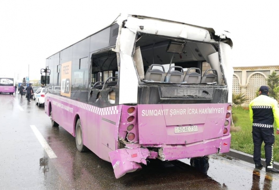Sumqayıtda iki sərnişin avtobusu toqquşub, xəsarət alanlar var YENİLƏNİB
