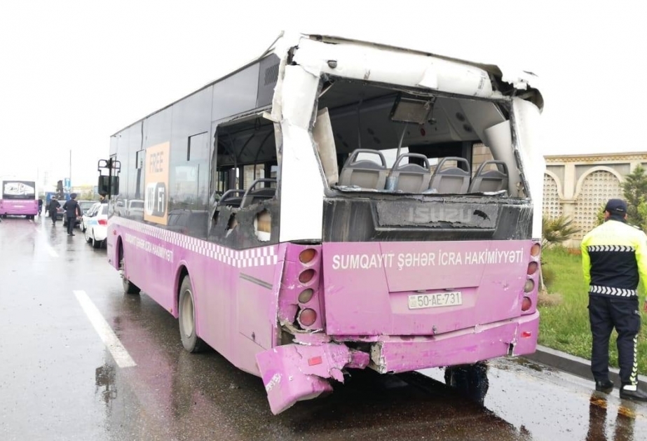 В Сумгайыте столкнулись автобусы, есть пострадавшие