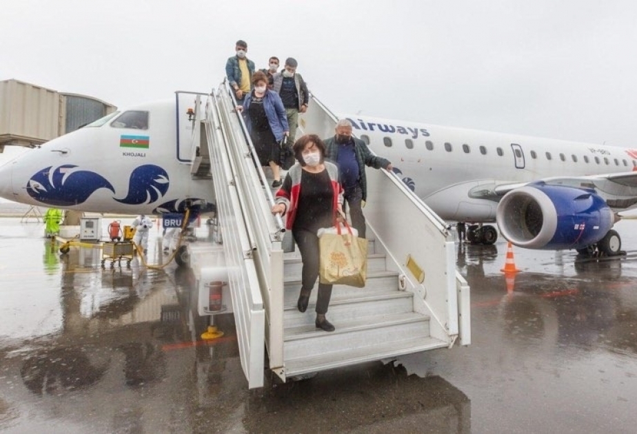 AZAL trae a 215 ciudadanos ciudadanos azerbaiyanos varados en Estambul
