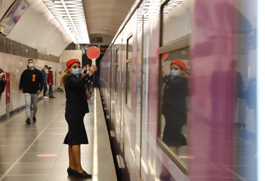 Bakı metrosunda karantin qaydalarına ciddi əməl olunur VİDEO