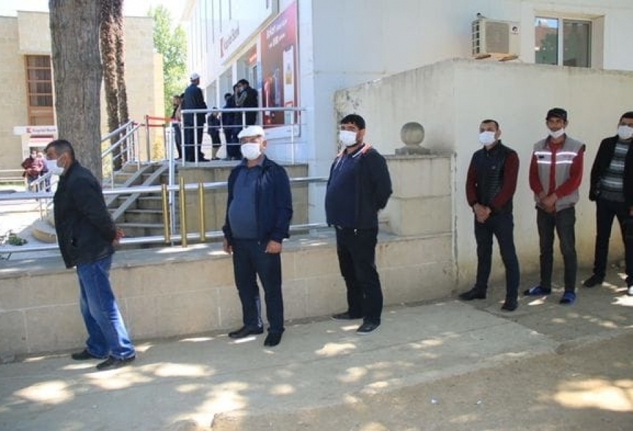 Goranboyda polis karantin rejiminin qaydalarına riayət olunmasına nəzarət edir
