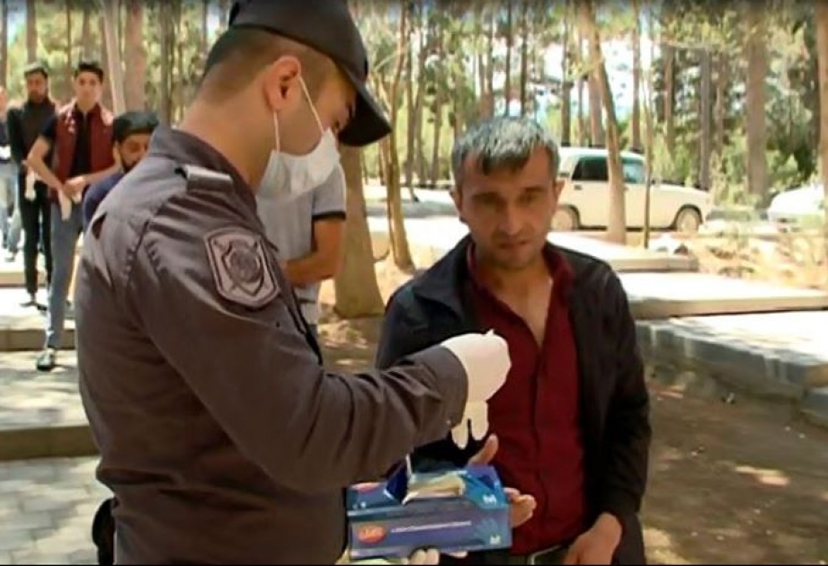 Naftalanda polis əməkdaşları sakinləri sosial izolyasiya qaydalarına riayət etməyə çağırırlar