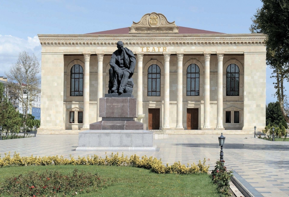 137 yaşlı Naxçıvan teatrı