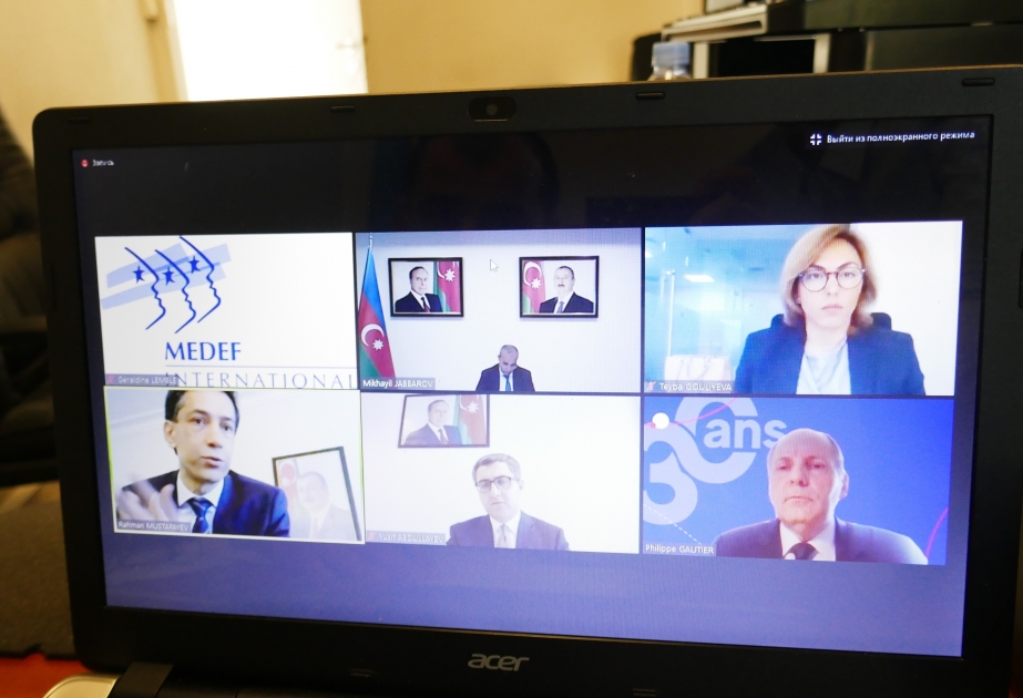 مناقشة إمكانية مساهمة الشركات الفرنسية في تنويع الاقتصاد الأذربيجاني وزيادة استدامته -عبر الفيديو