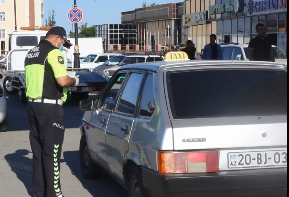 Qubada polis əməkdaşları taksi sürücülərini sərnişindaşınma ilə bağlı məlumatlandırıb VİDEO