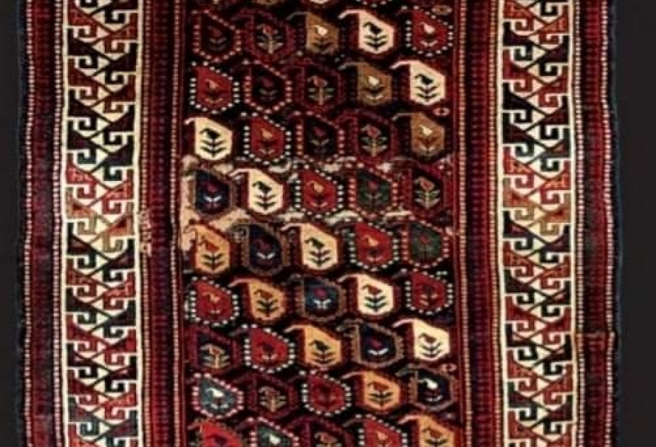 Milli Azərbaycan Tarixi Muzeyində XIX əsrə aid Qarabağ xalçası qorunur
