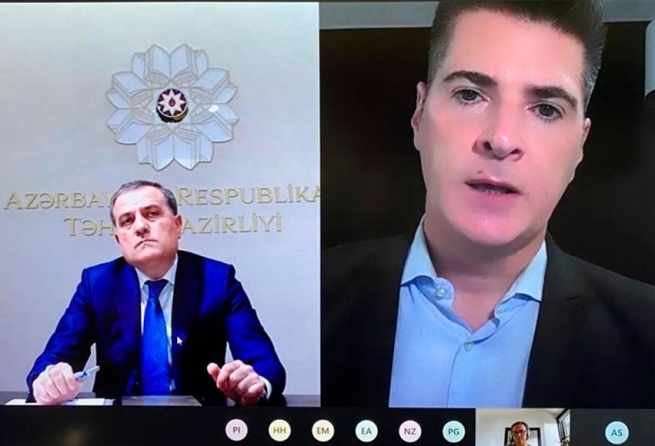 وزير التعليم يناقش موضوع الابتكارات مع المسئولين الإداريين ل"مايكروسوفت" وأنظمة "سيسكو"