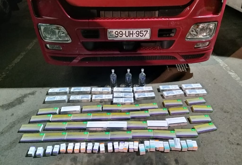 Gömrükçülər müxtəlif markalı siqaret, spirtli içki və dərman preparatları aşkarlayıb