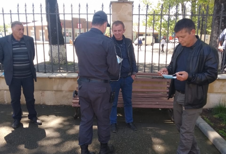Polis İsmayıllıda vətəndaşlarla maarifləndirici söhbətlər aparıb