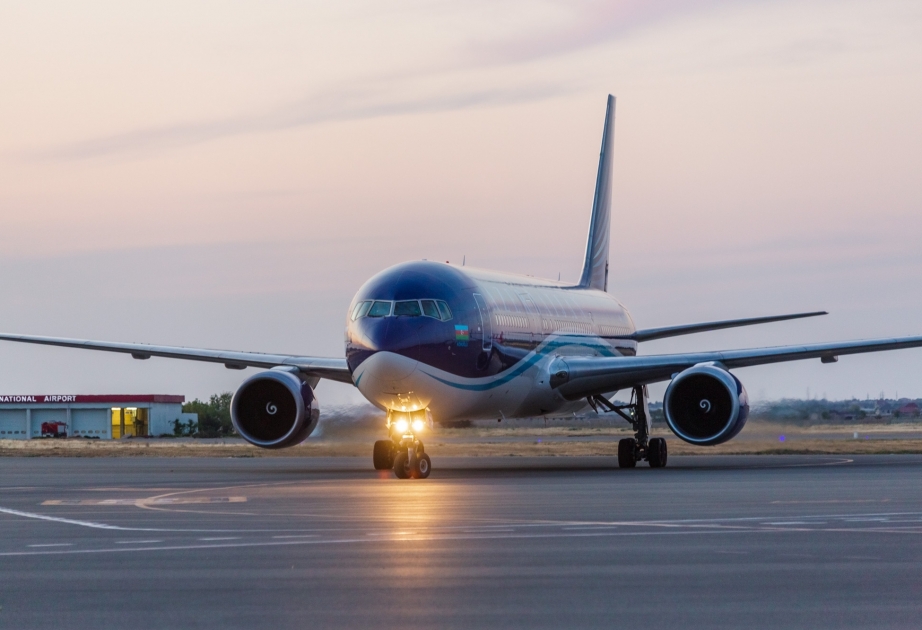 AZAL brings 197 Azerbaijani citizens from Kyiv