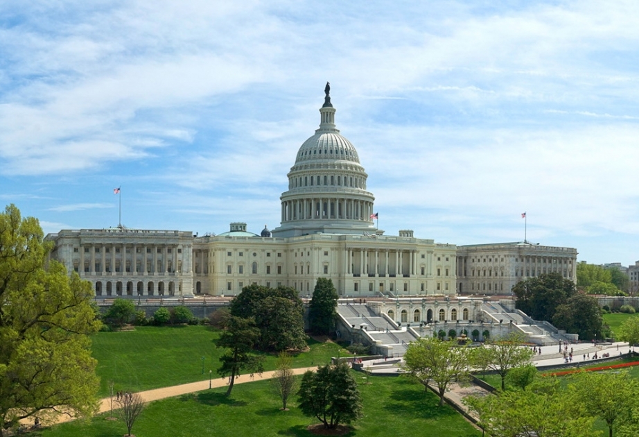 Палата представителей США приняла законопроект о помощи пострадавшим от коронавируса в размере 3 трлн долларов