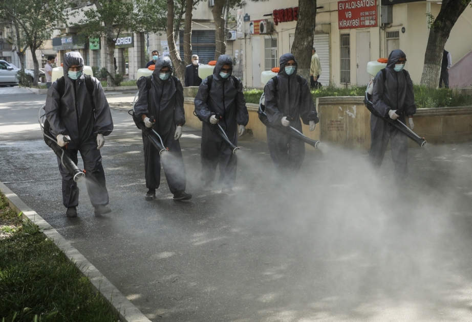 Mehr als 300 zentrale Straßen in Baku werden erneut desinfiziert VIDEO