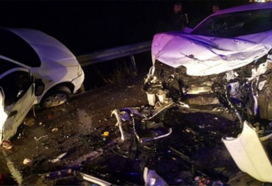 Bərdədə üç avtomobilin toqquşması nəticəsində bir nəfər ölüb