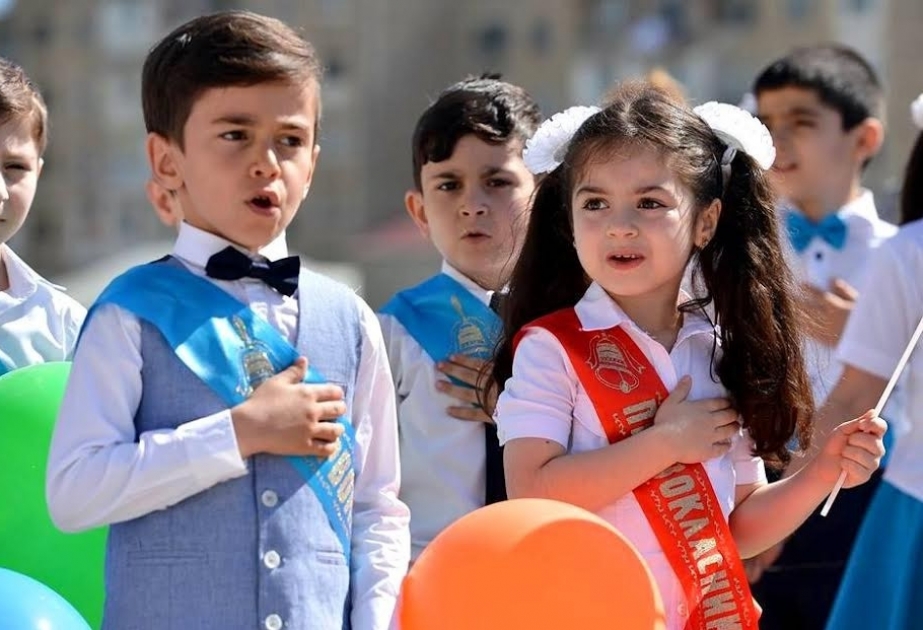 Təhsil Nazirliyi: Birinci sinfə şagird qəbulu üçün sənədlər məktəbə təqdim olunmalıdır