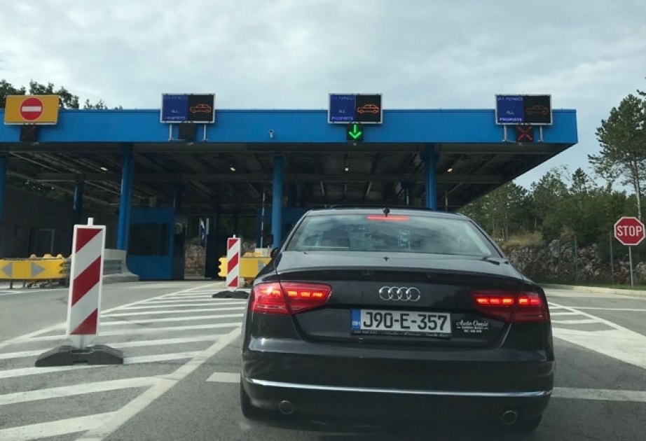 Bosniya və Herseqovina sərhədlərini açır