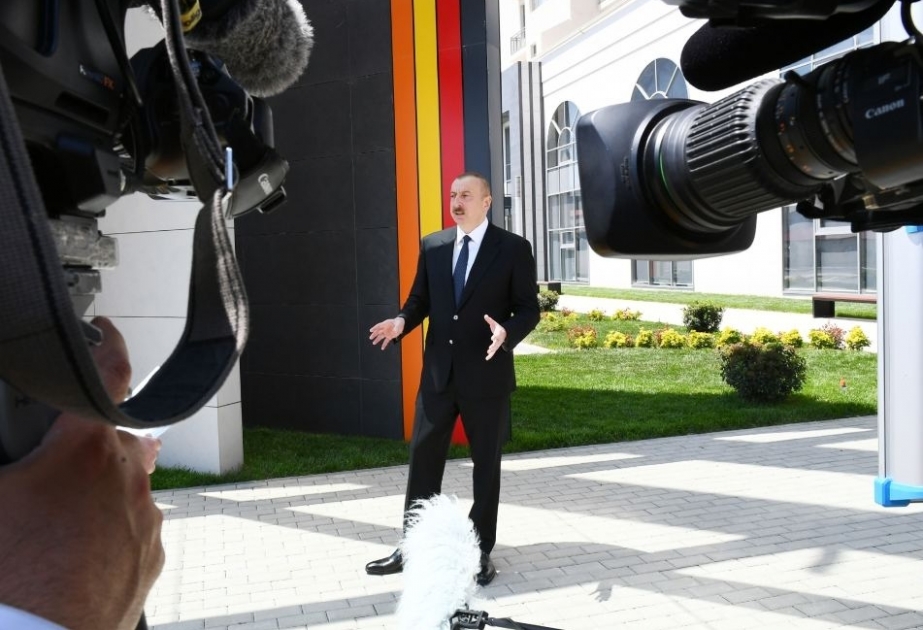 Presidente: Los que gobernarán Azerbaiyán en el futuro son los jóvenes de hoy