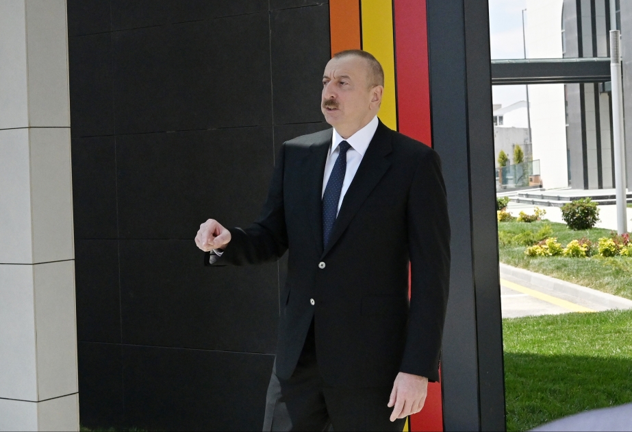 Ilham Aliyev: Espero que en un máximo de dos años el estado proporcione casas a todas las familias de los mártires
