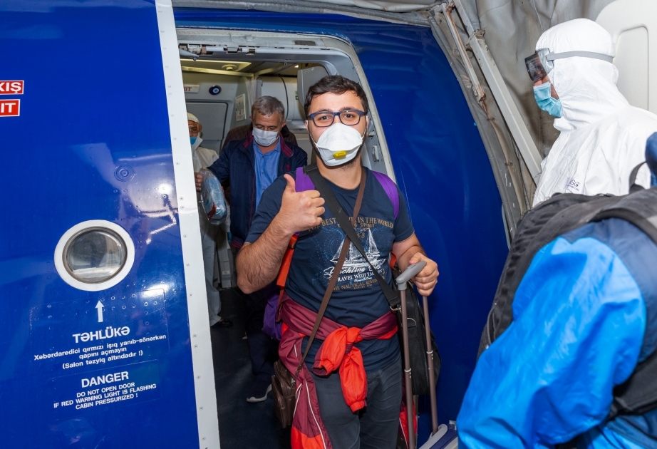 AZAL realizó un vuelo fletado de Estambul a Bakú