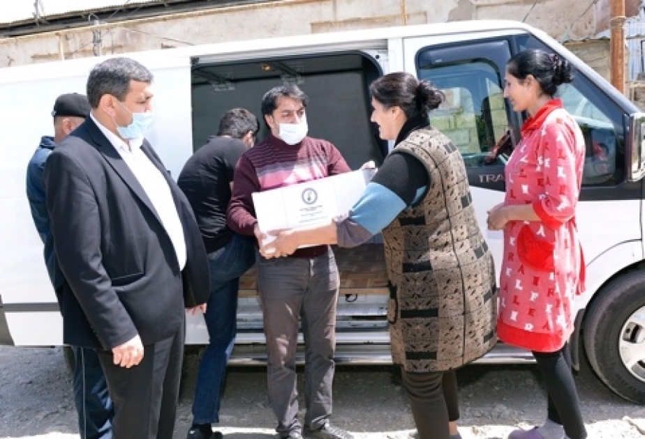 “Aşıq Şəmşir” Mədəniyyət Ocağı Ramazan bayramı münasibətilə aztəminatlı ailələrə sovqat paylayıb