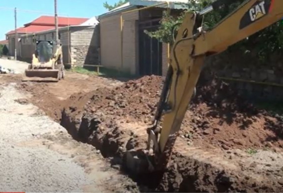 Babək rayonunun Nehrəm kəndində içməli su və kanalizasiya xəttlərinin tikintisi davam etdirilir