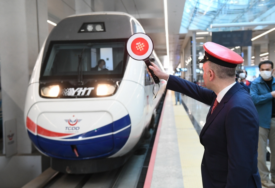 Türkiyədə sərnişin qatarlarının hərəkəti bərpa olunub