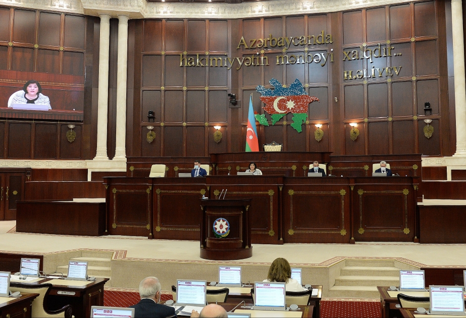 Hoy el Parlamento de Azerbaiyán debatirá 12 cuestiones