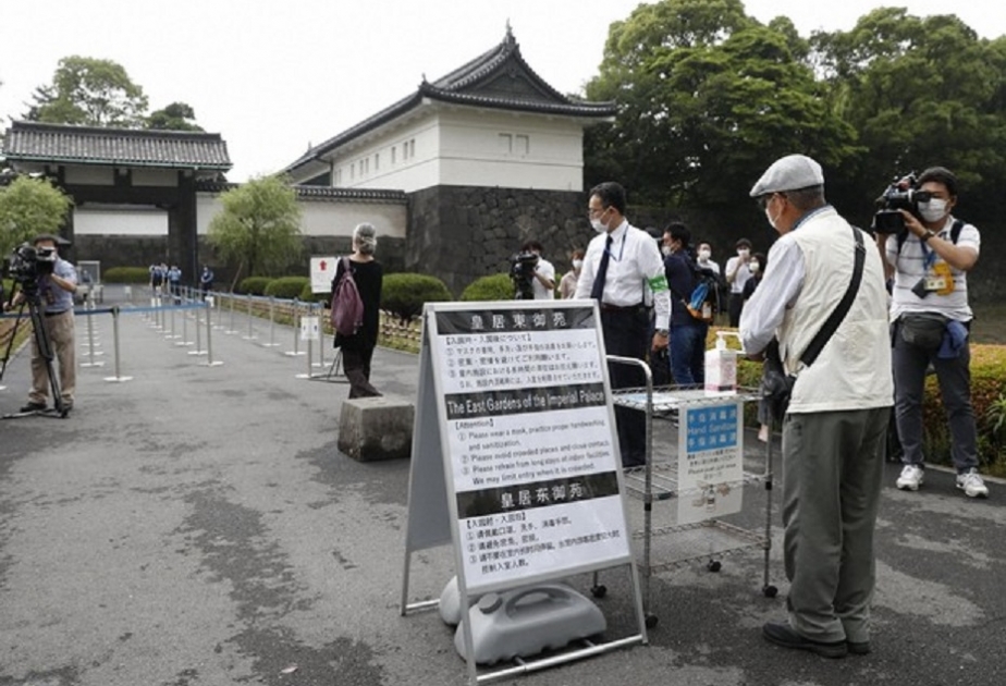 Yaponiyada İmperator sarayı iki aylıq fasilədən sonra ictimaiyyət üçün açılıb